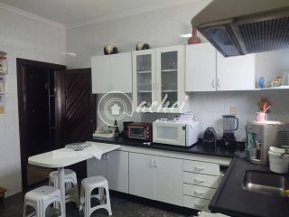 Casa em alameda fechada com 5/4 em Vilas do Atlântico