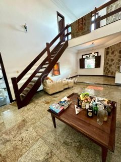 Casa em alameda fechada com 5/4 em Vilas do Atlântico