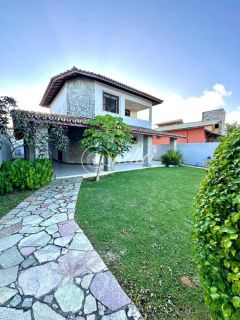 Casa em alameda fechada com 5/4 em Vilas do Atlântico