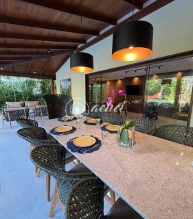 Casa 5/4 em Praia do Forte com piscina privativa