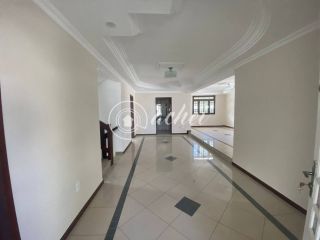 Casa Alto Padrão com 4 Suítes