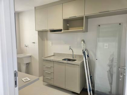 Aluga-se apartamento no Caminho das Árvores