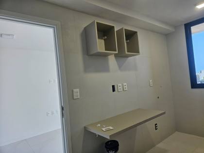 Aluga-se apartamento no Caminho das Árvores