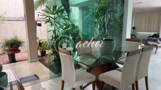 Casa com energia solar em Alphaville