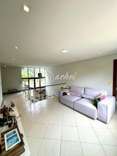 Casa de Alto Padrão à Venda em Busca Vida