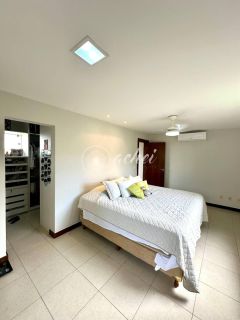 Casa de Alto Padrão à Venda em Busca Vida