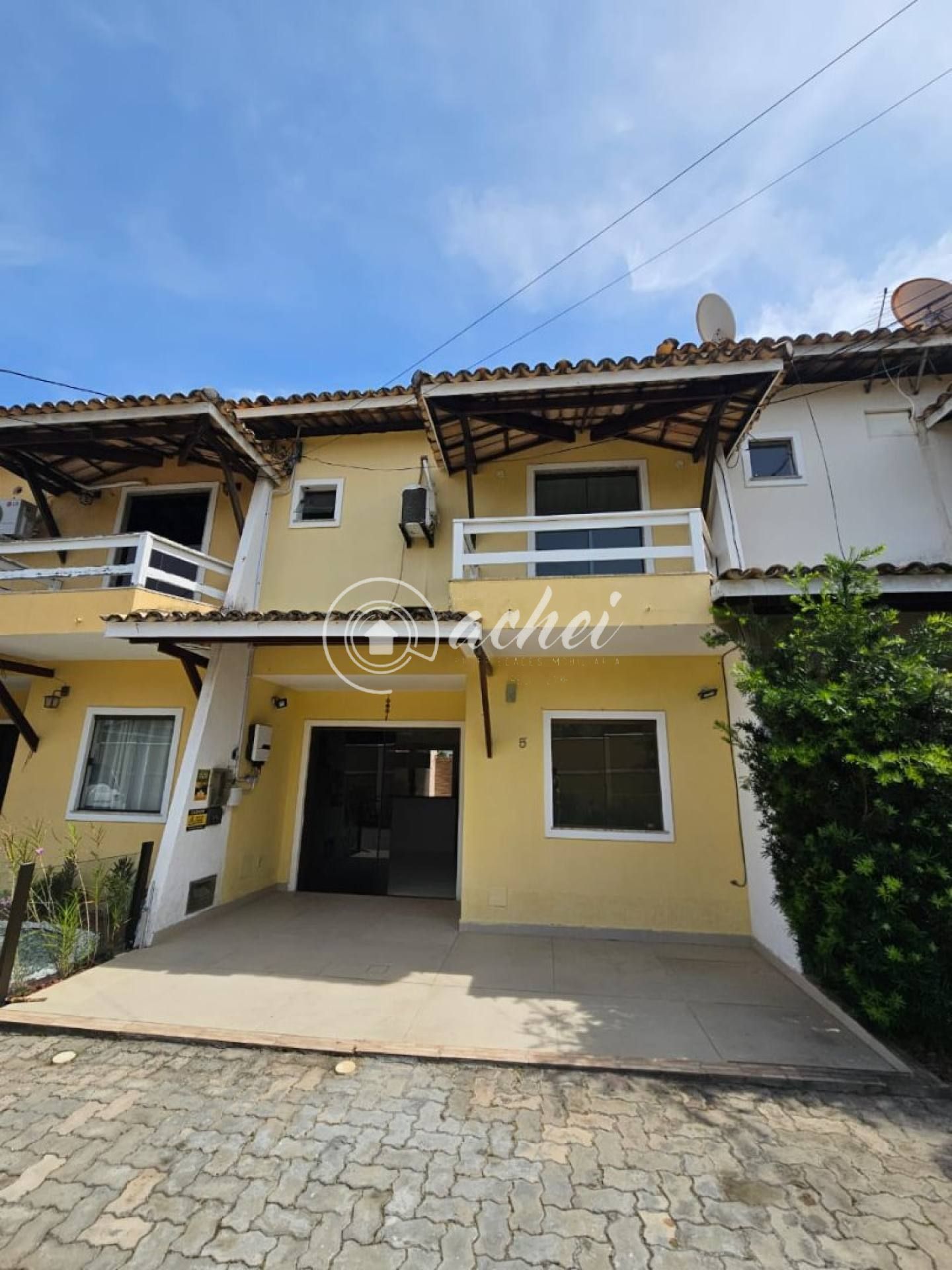 Village 4/4 com energia solar à venda