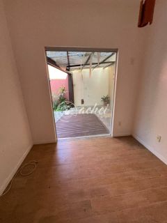 Casa duplex em condomínio. Buraquinho