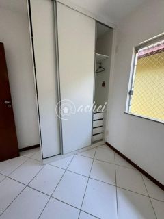 Casa duplex em condomínio. Buraquinho