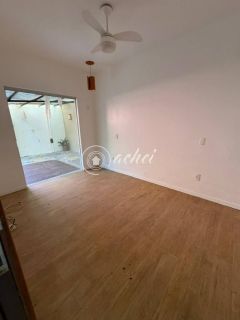 Casa duplex em condomínio. Buraquinho