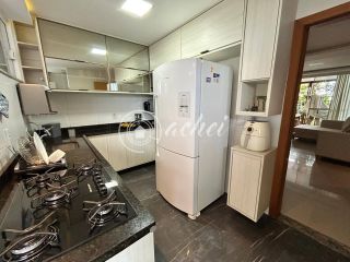 Apartamento 3/4 em Buraquinho à venda com porteira fechada
