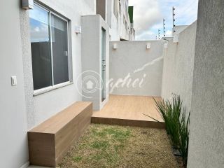 Apartamento 3/4 em Buraquinho à venda com porteira fechada