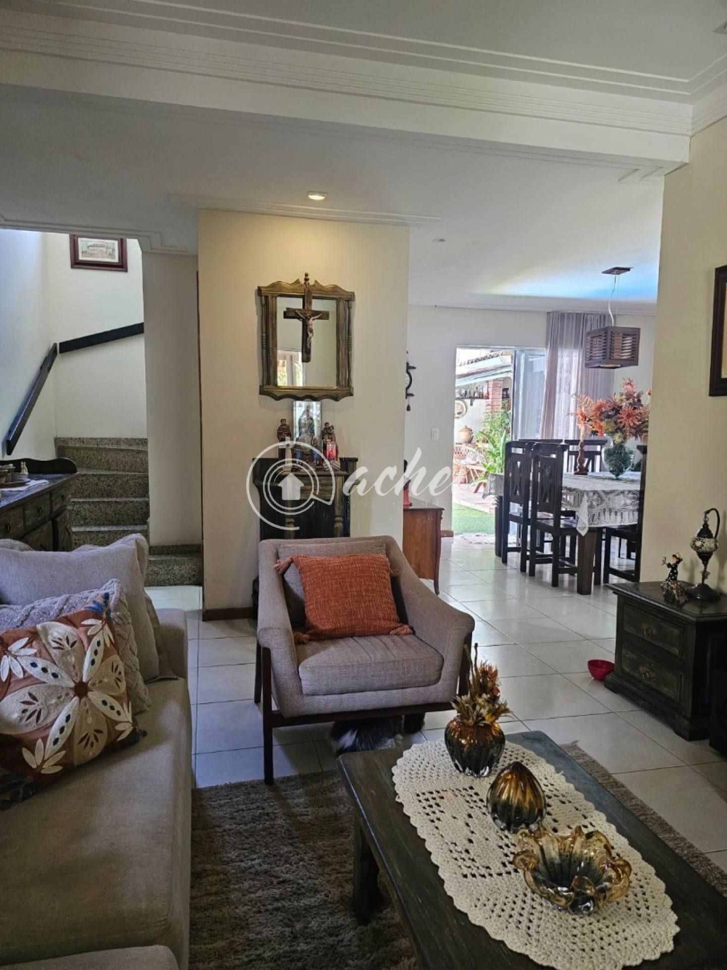 Casa 4/4 sendo 3 suítes, com piscina em Lauro de Freitas