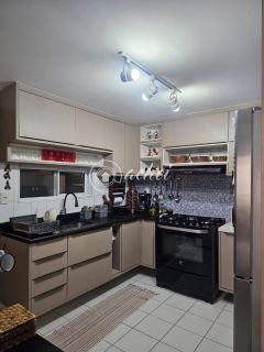 Casa 4/4 sendo 3 suítes, com piscina em Lauro de Freitas