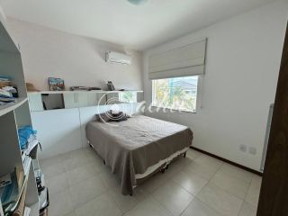 Csa 4/4 à venda com energia solar na Priscila Dultra