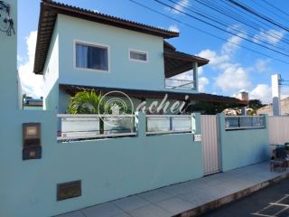 Casa 4/4 com piscina privativa em condomínio fechado