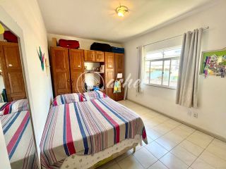 Casa 4/4 com aquecimento solar em Buraquinho