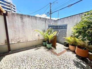 Casa 4/4 com aquecimento solar em Buraquinho