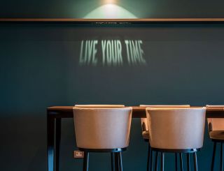 Absolute Business e Hotel - Comercial