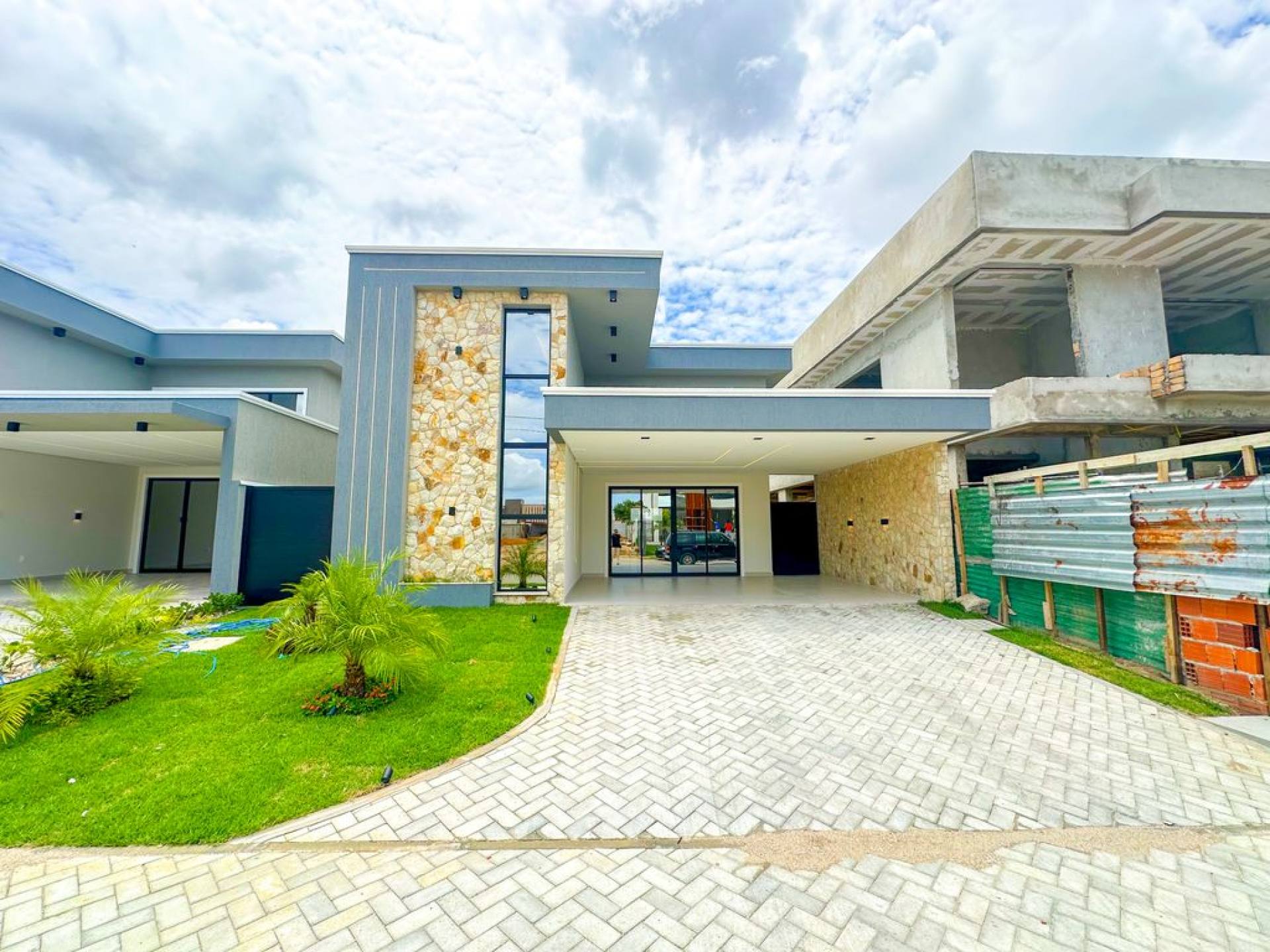 Casa a venda com piscina no Eusebio com 3 suítes, Cidade Alphaville