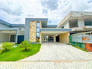 Casa a venda com piscina no Eusebio com 3 suítes, Cidade Alphaville