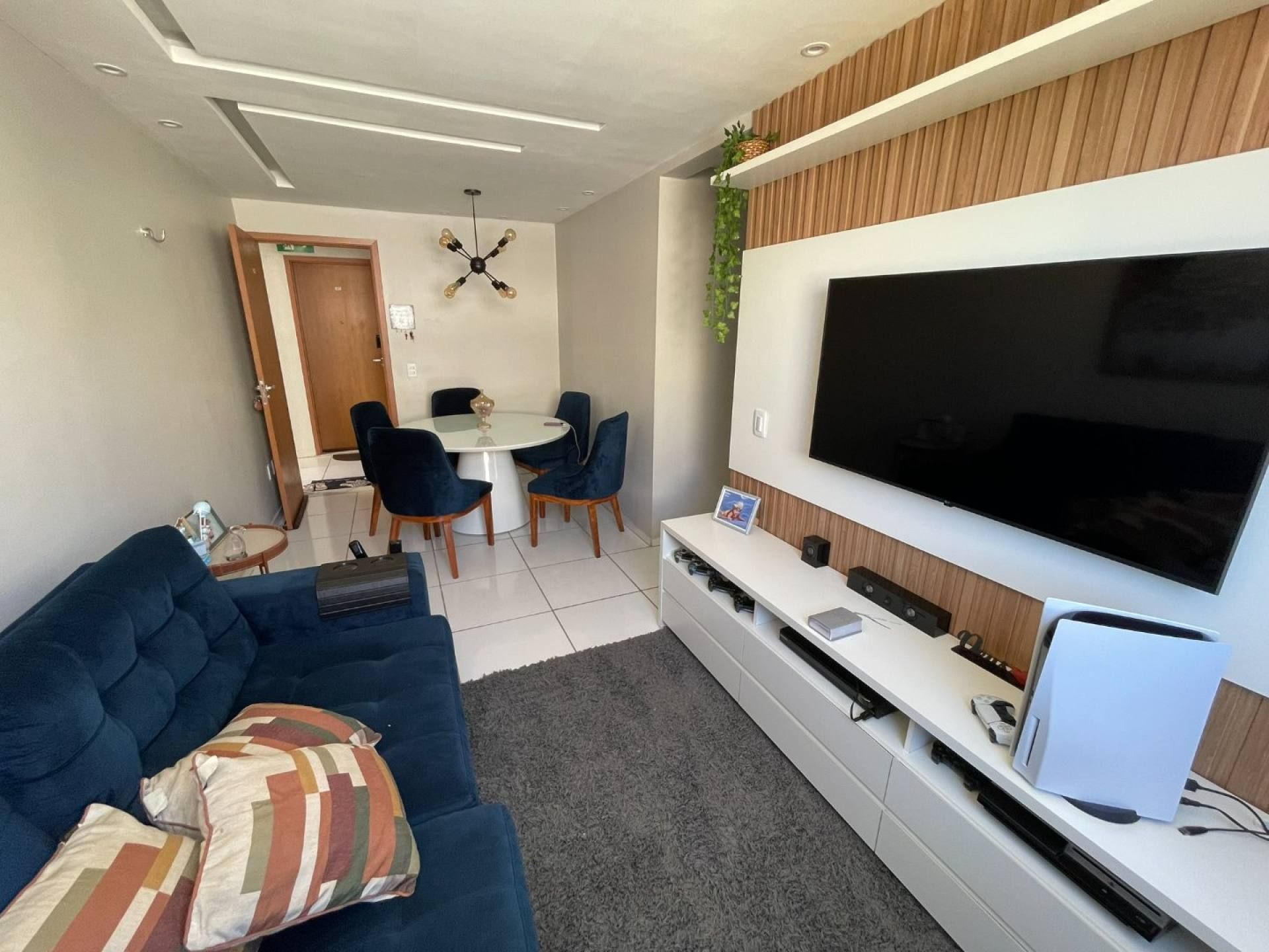 Apartamento á venda na Pajuçara com móveis projetados