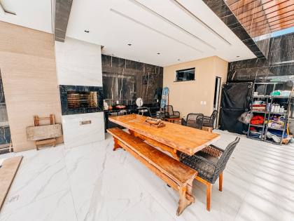 Casa de 4 Quartos para venda no Jardins da Serra