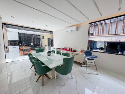 Casa de 4 Quartos para venda no Jardins da Serra