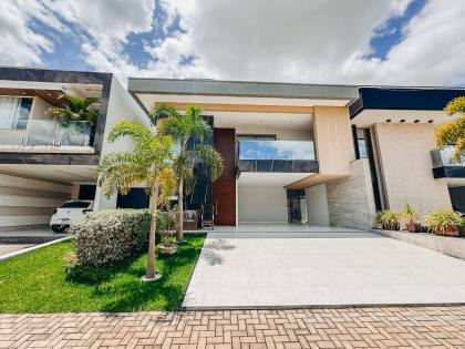 Casa de 4 Quartos para venda no Jardins da Serra