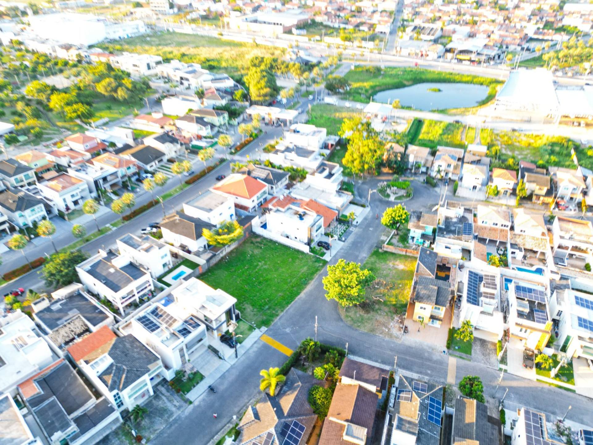 Terreno a venda no Condomínio Jardins da Serra Nascente total