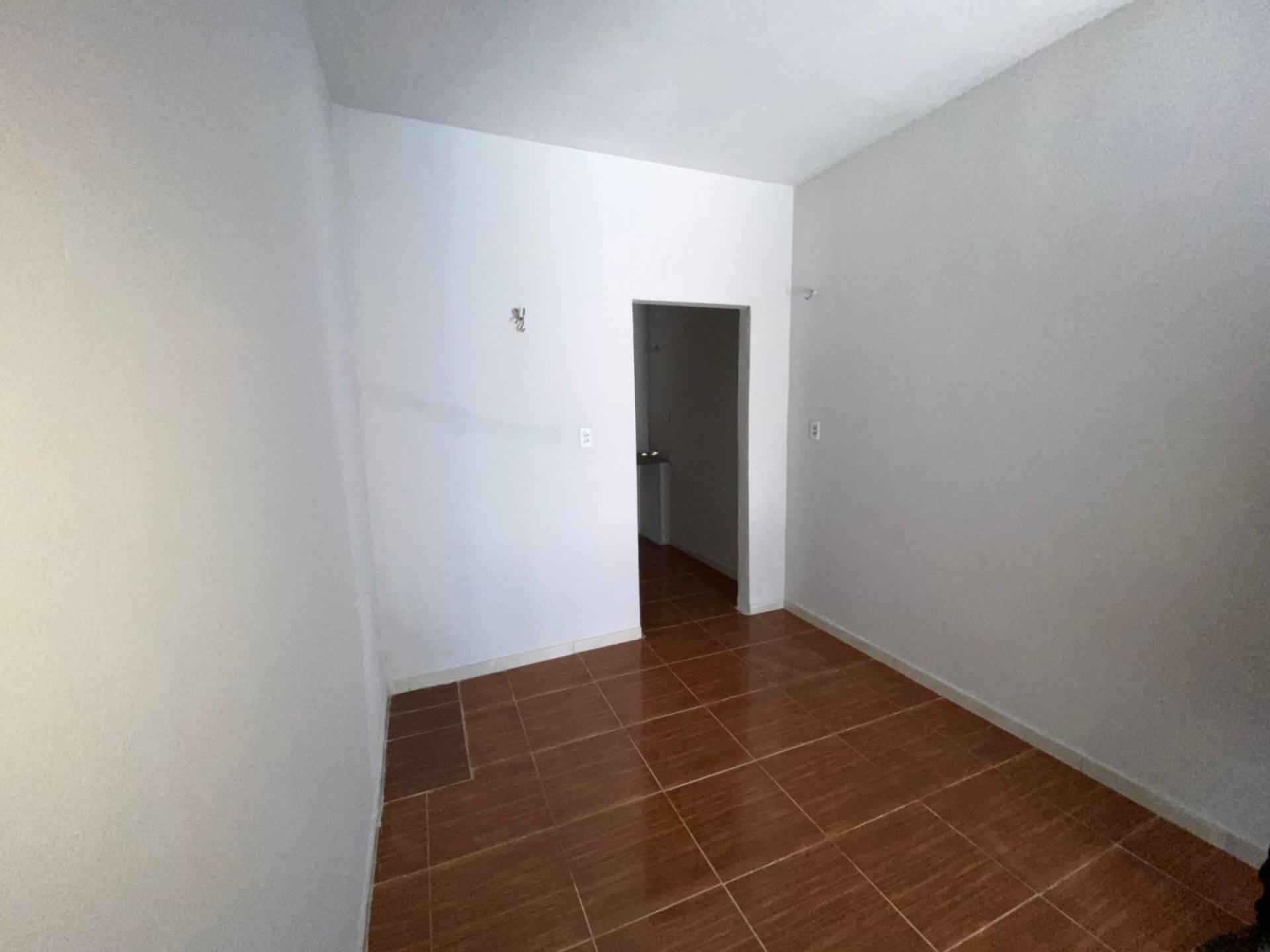 CASA DE 2 QUARTOS - R$ 650 NA MUCUNÃ