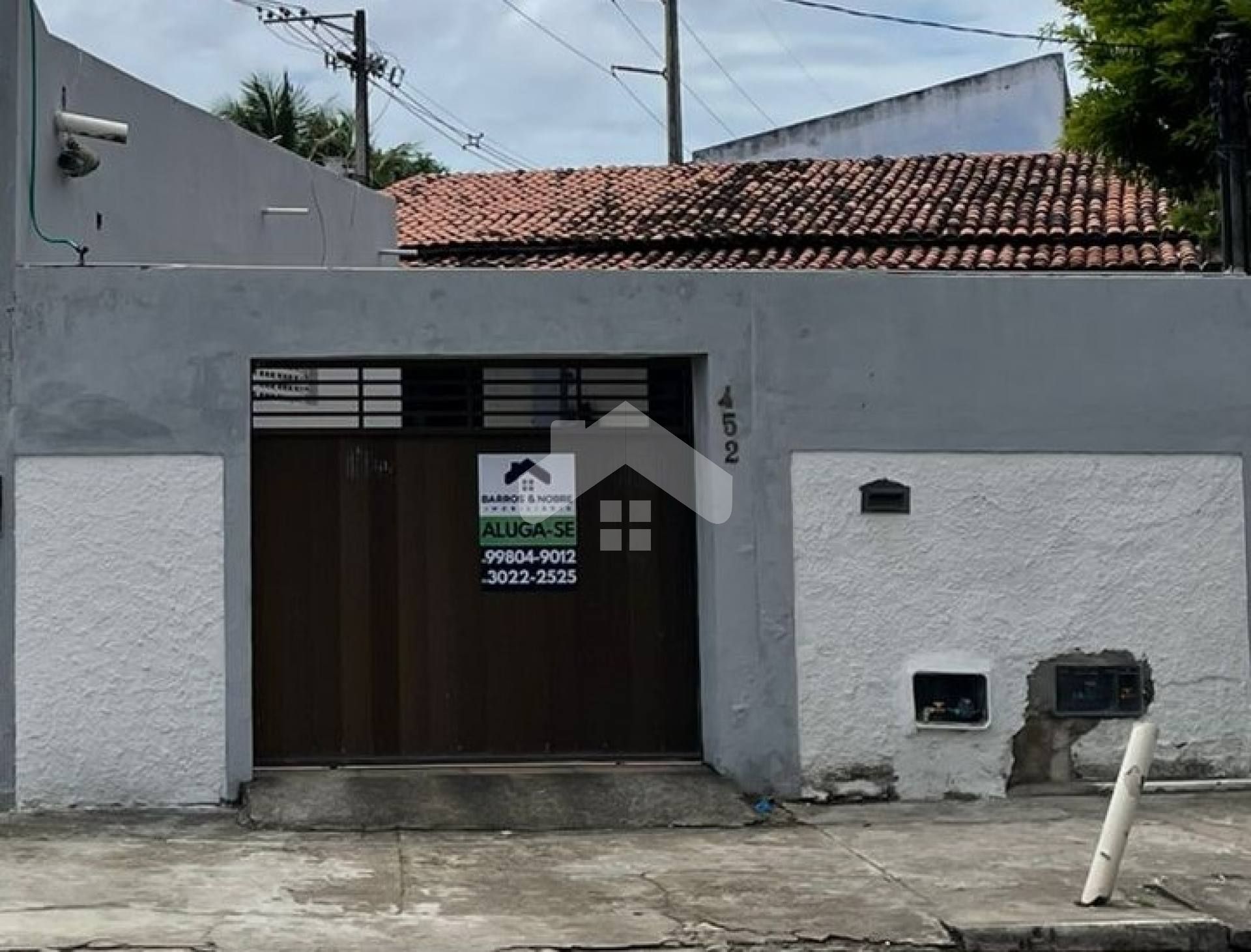 Casa para alugar com 5 quartos no bairro Jabotiana em Aracaju