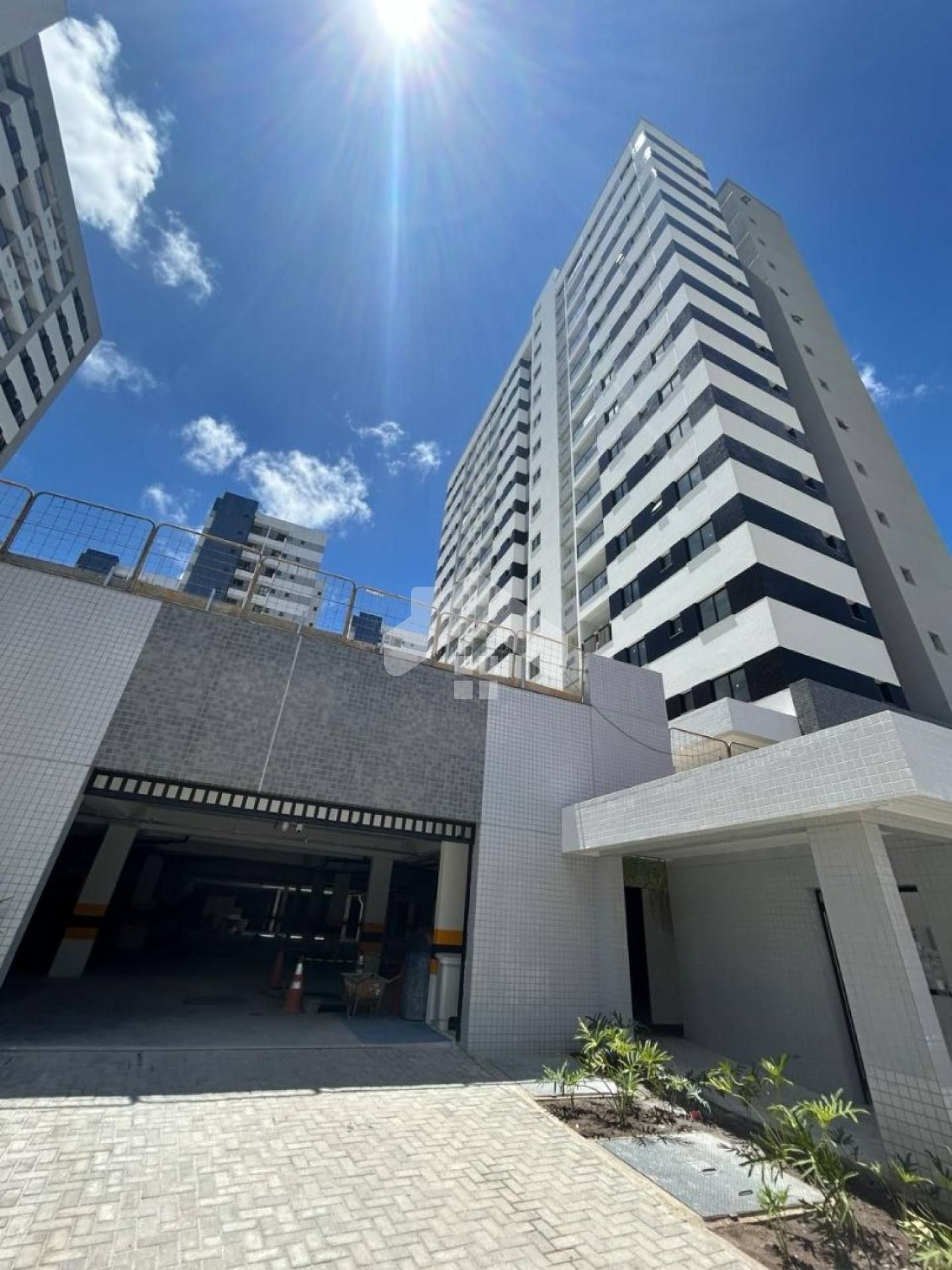 Apartamento de 2/4 sendo uma suíte no Urbanus / Luzia