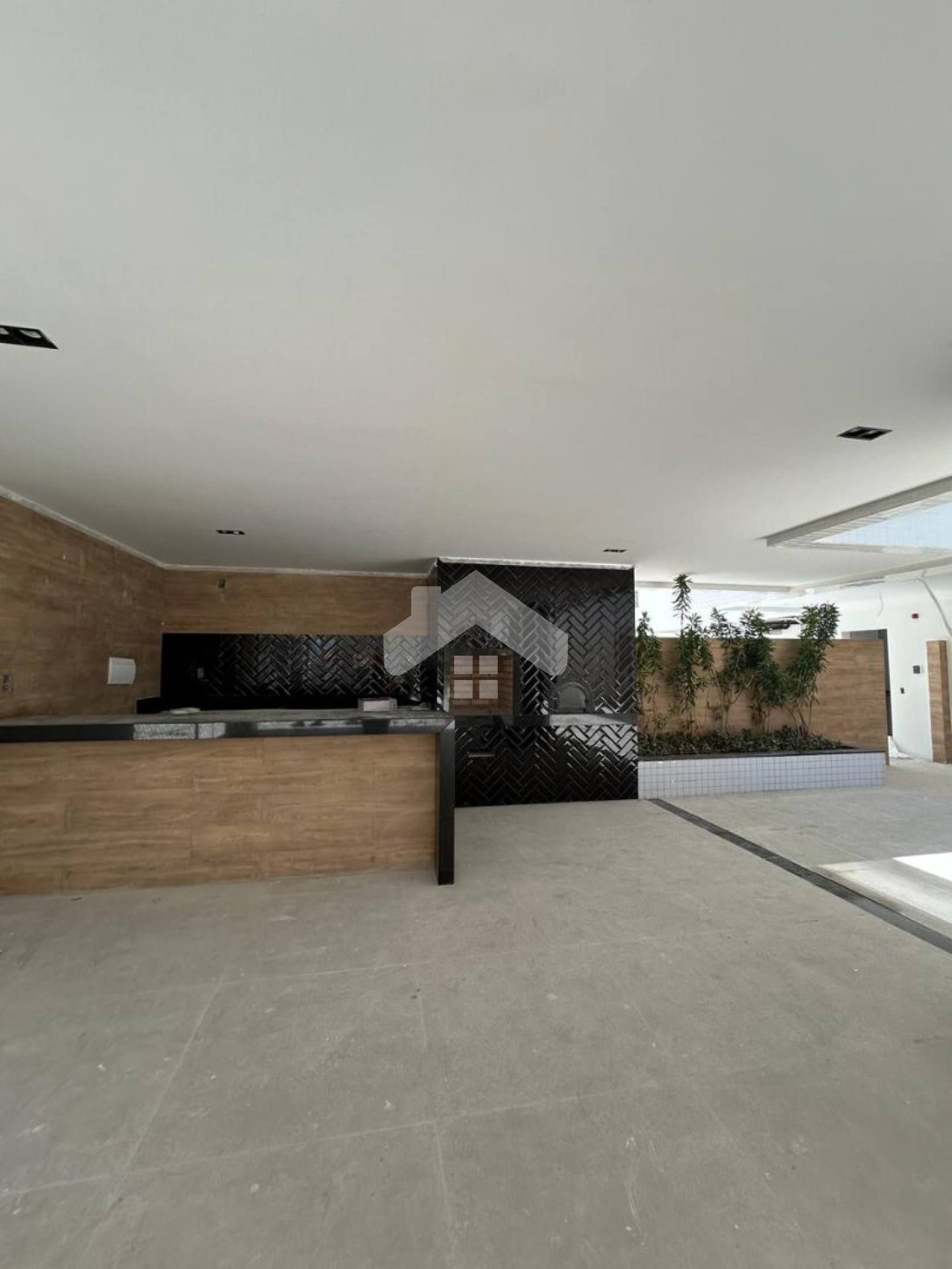 Apartamento de 2/4 sendo uma suíte no Urbanus / Luzia