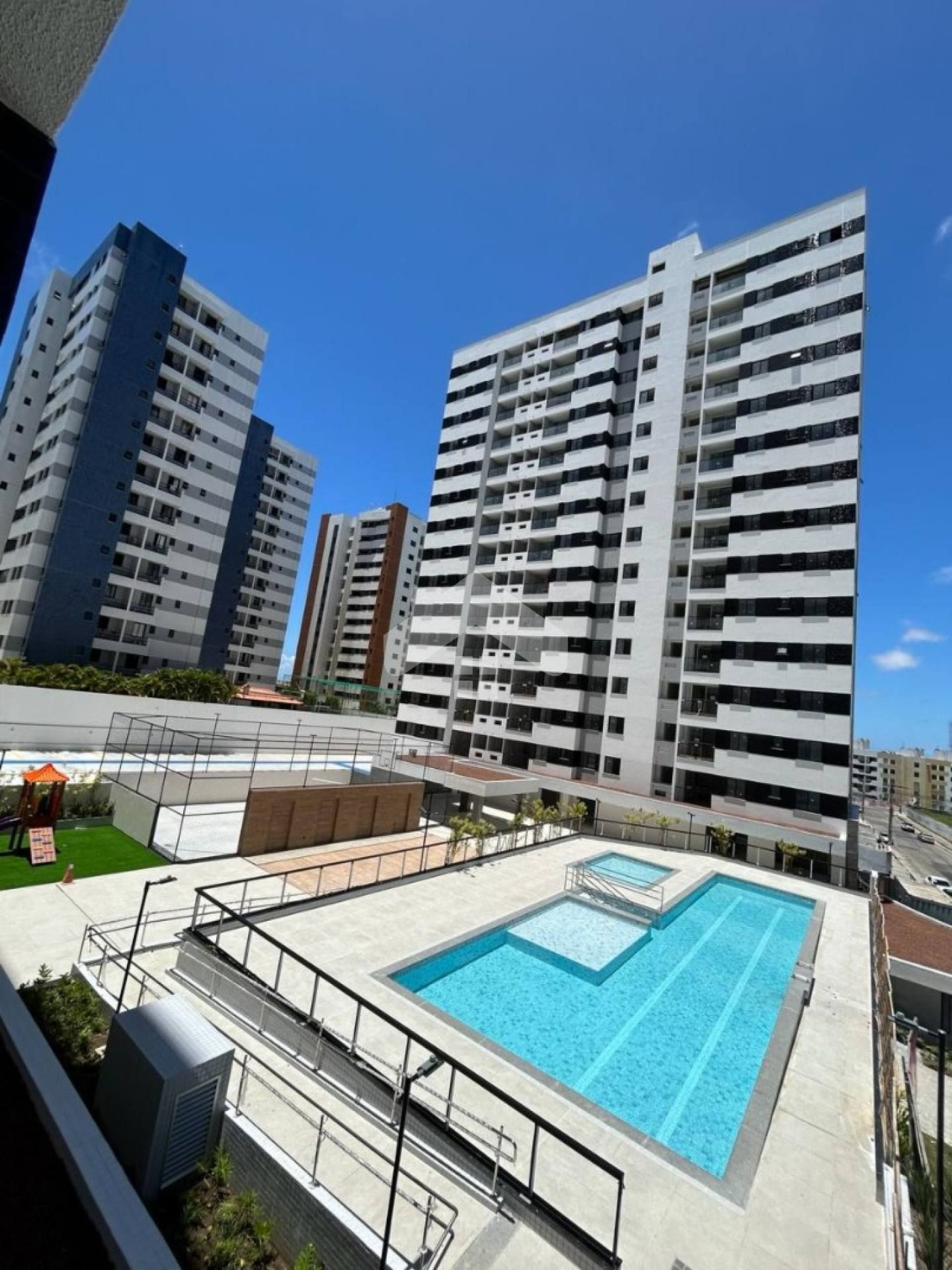 Apartamento de 2/4 sendo uma suíte no Urbanus / Luzia