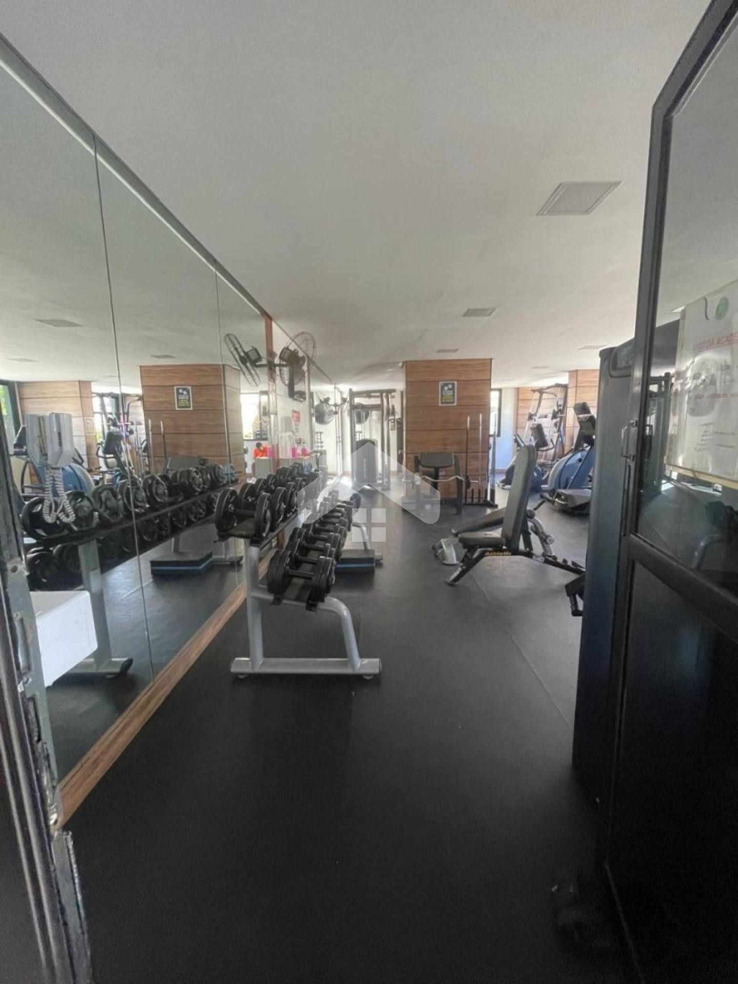 Apartamento para vender com 3 quartos 1 suíte no bairro Luzia em Aracaju