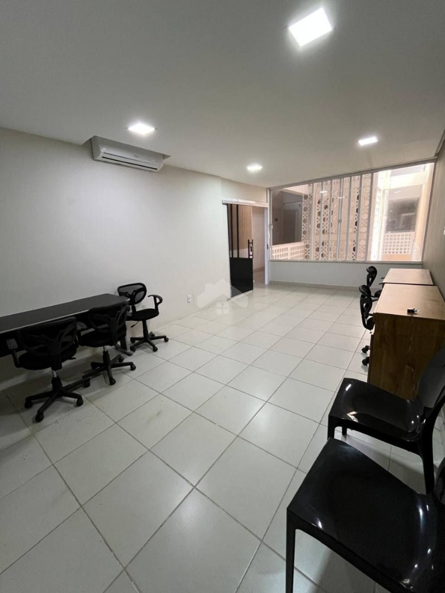 Sala comercial no G&D Coworking - São José - Executiva 13