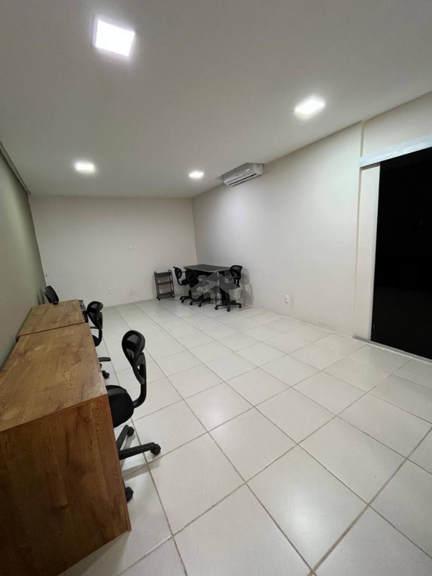 Sala comercial no G&D Coworking - São José - Executiva 13