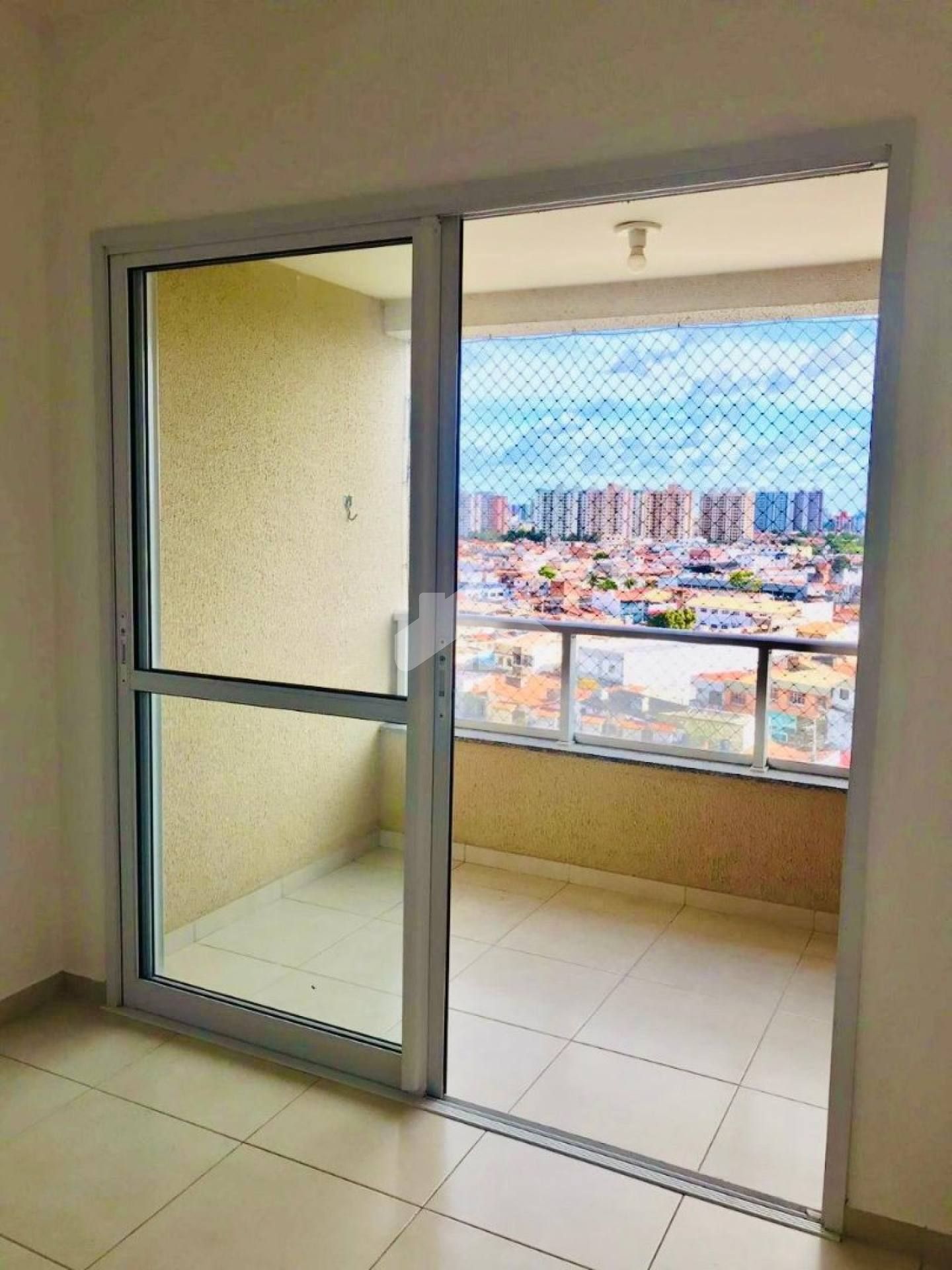 Apartamento com três quartos sendo uma suite no Bairro  Ponto Novo