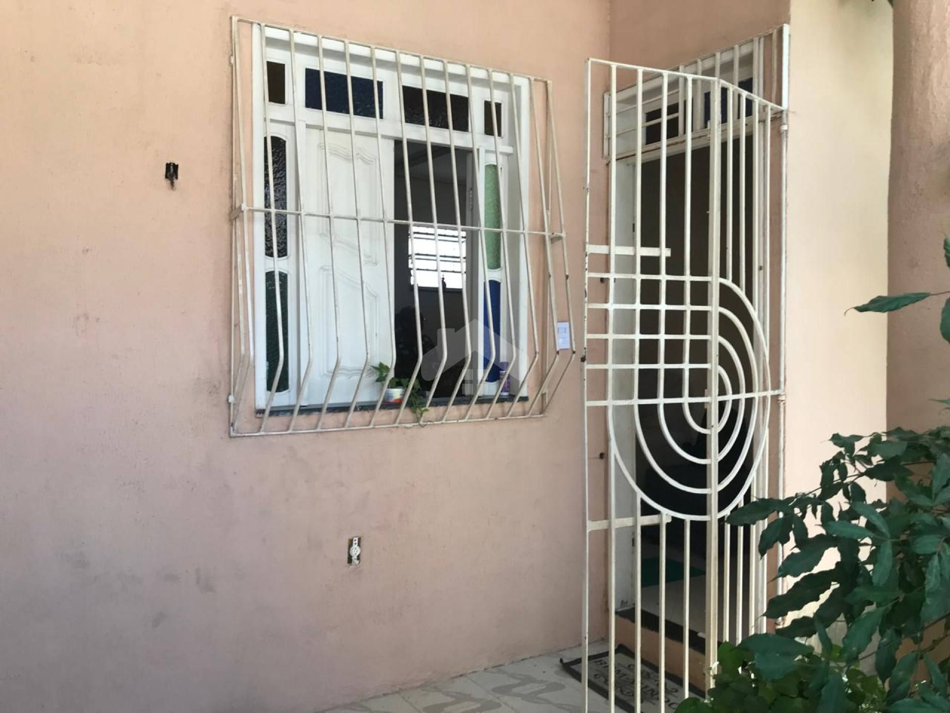 Casa Para Vender com 4 quartos 2 suítes no bairro Ponto Novo em Aracaju