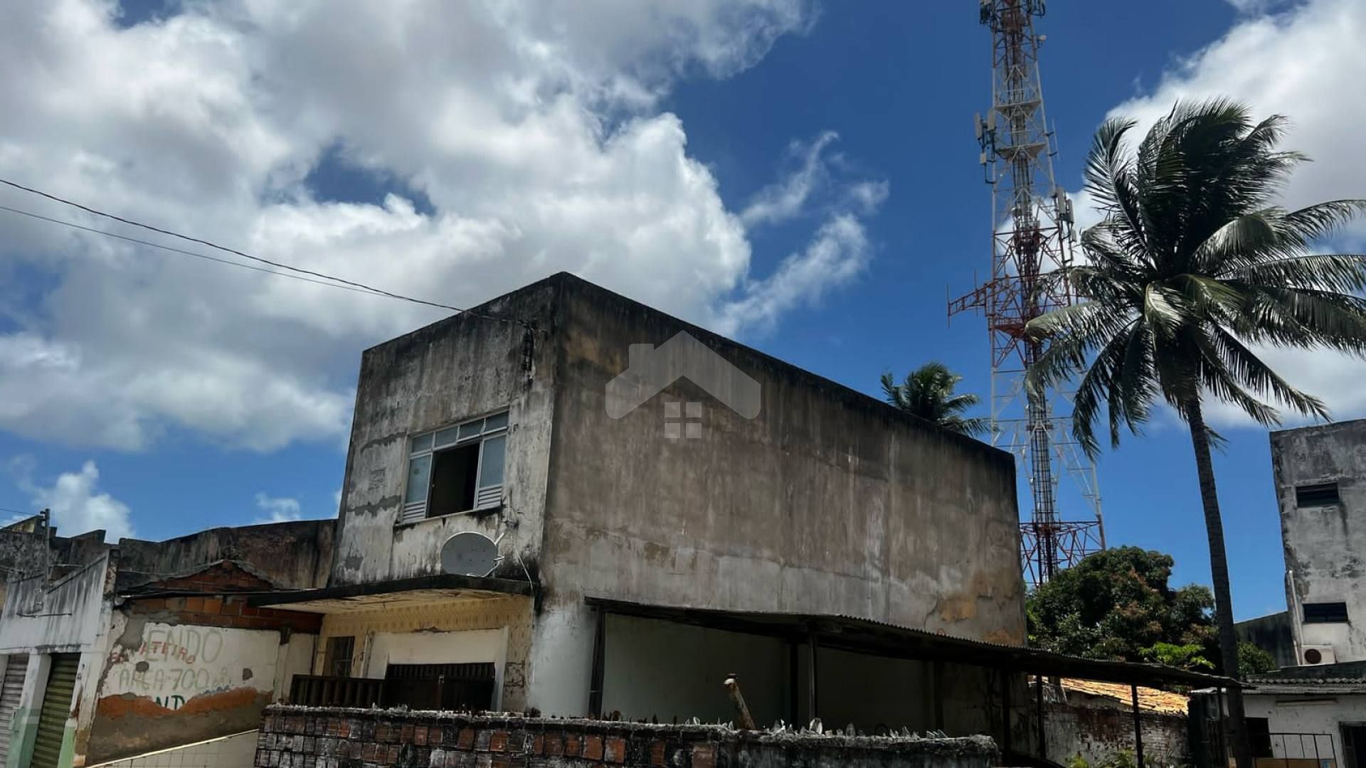 Casa com ótima localização para Ponto Comercial no Siqueira Campos