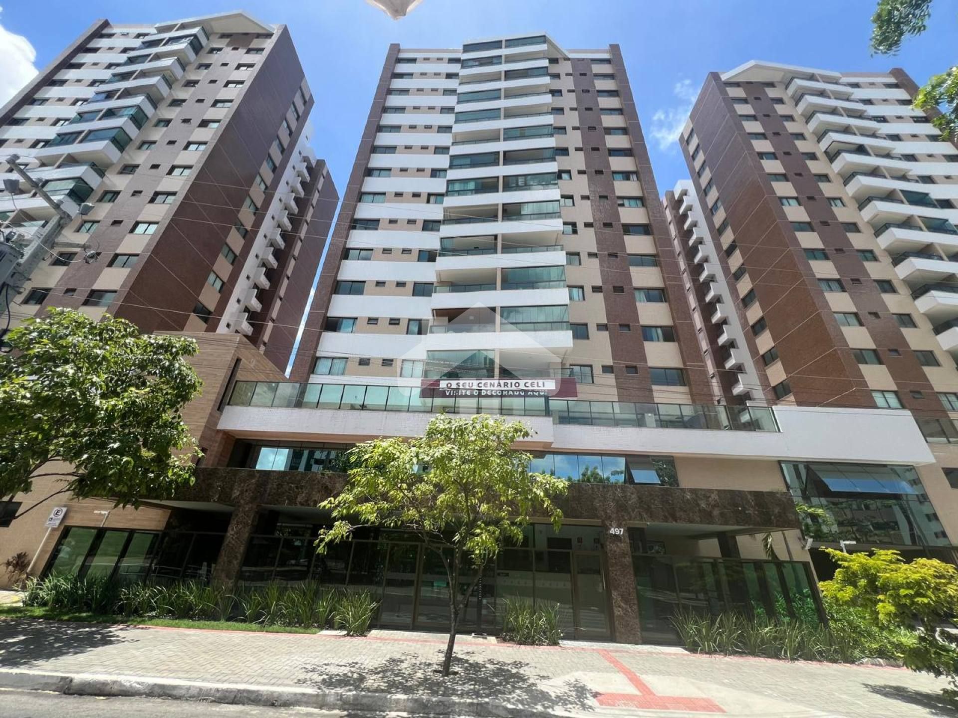 Apartamento em andar alto com 2 quartos sendo um suíte na Alameda das Árvores/ Luzia