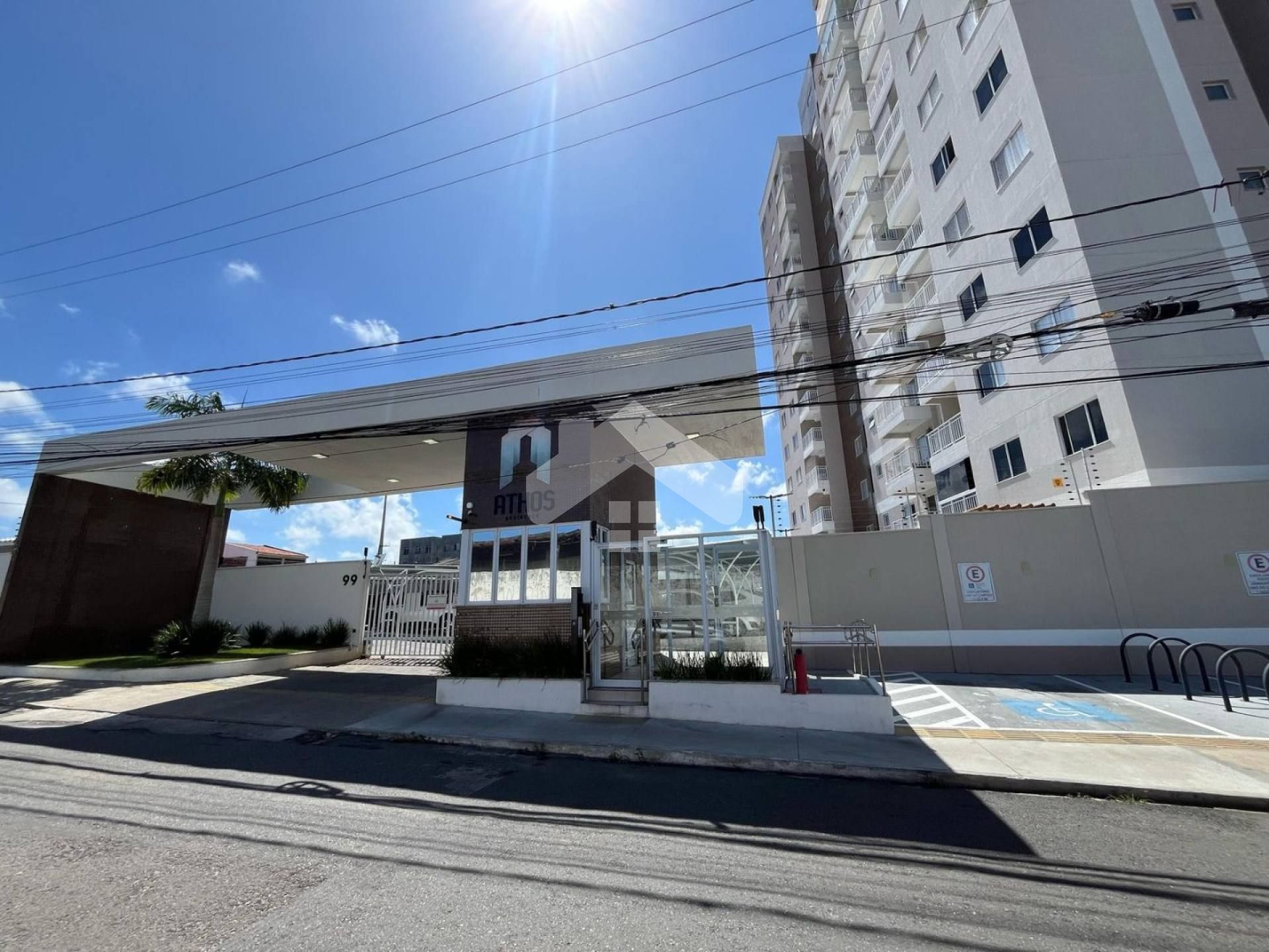 Apartamento andar alto com 2 quartos sendo um suíte no Ponto Novo | Av Rio de Janeiro