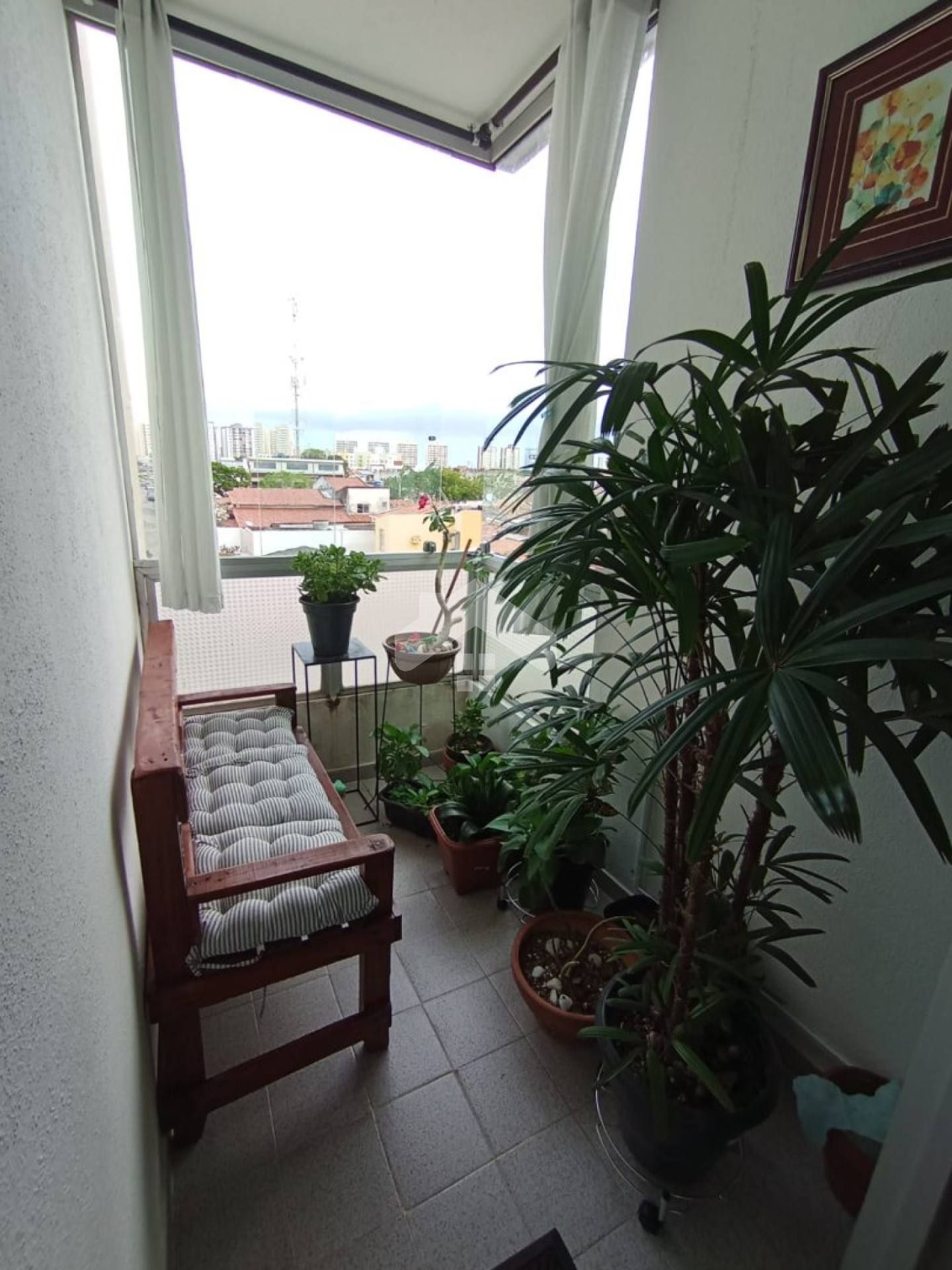 Apartamento com 2 quartos posição sombra total no Bairro Suissa