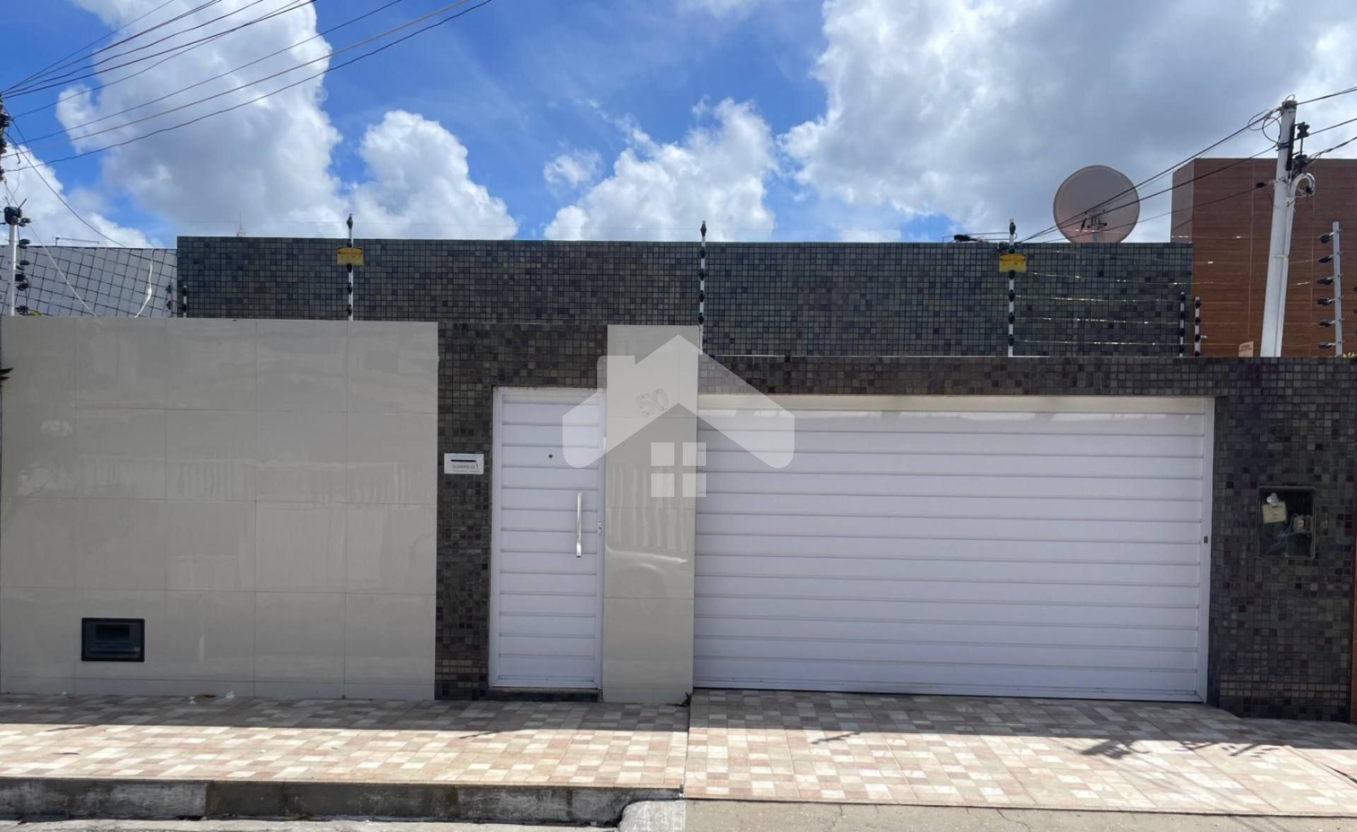 Casa Para Vender com 3 quartos 2 suítes no bairro Grageru em Aracaju