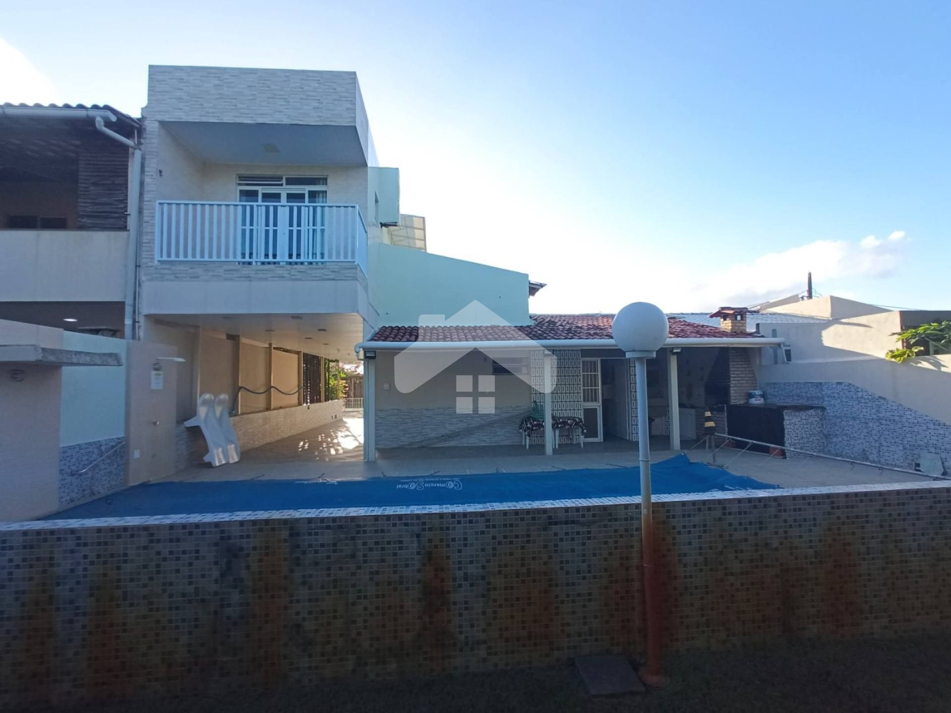 Casa de Condomínio Para Vender com 6 quartos 4 suítes no Condominio Portal do Atlântico