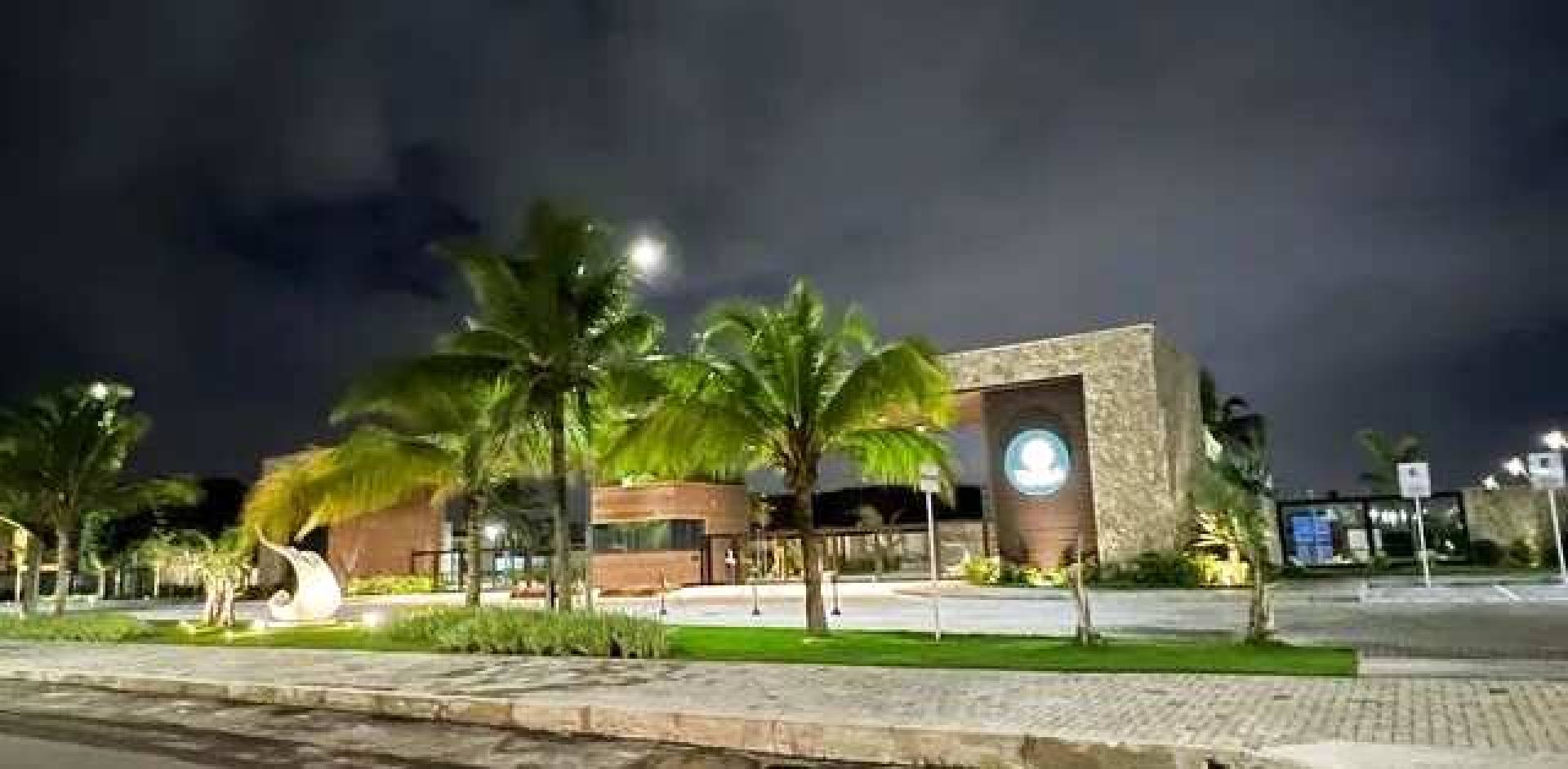 Casa de Condomínio Para Vender com 5 quartos 4 suítes no bairro Aruana em Aracaju