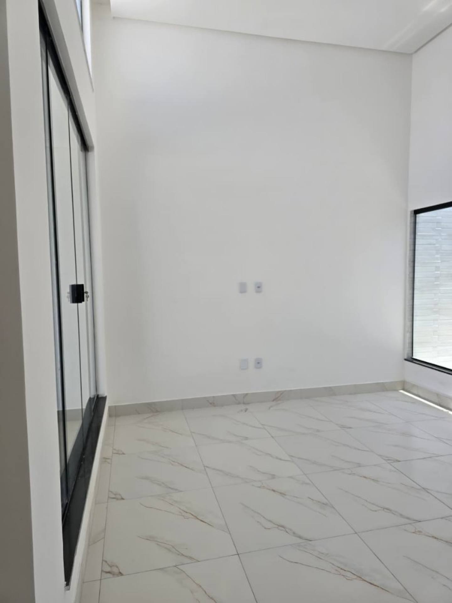 Casa de Condomínio Para Vender com 3 quartos 1 suítes no Villaredo Barra