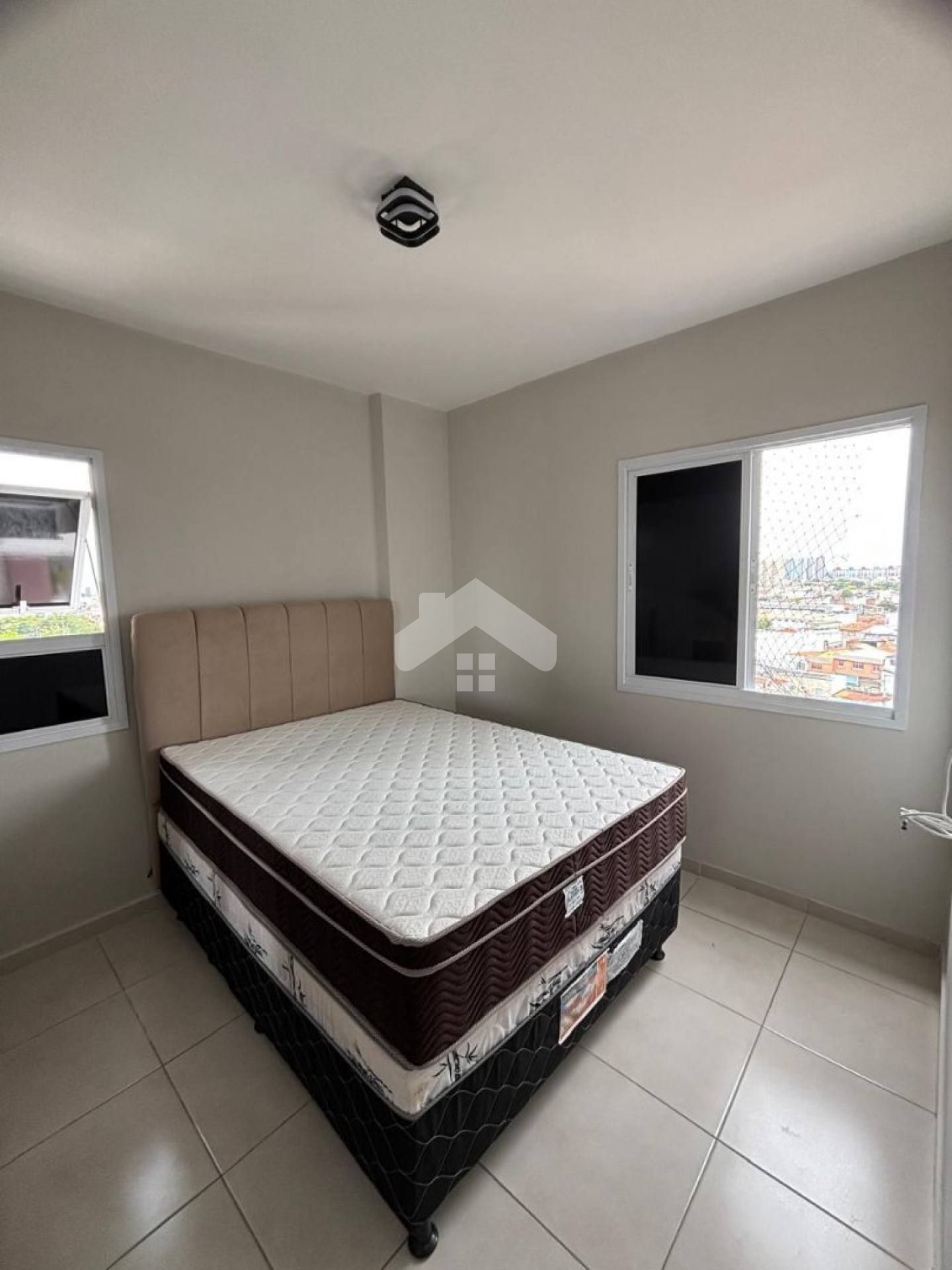 Apartamento mobiliado no Triumph, 3/4, 2 suítes, 1 vaga (Cond. Incluso) - Ponto Novo