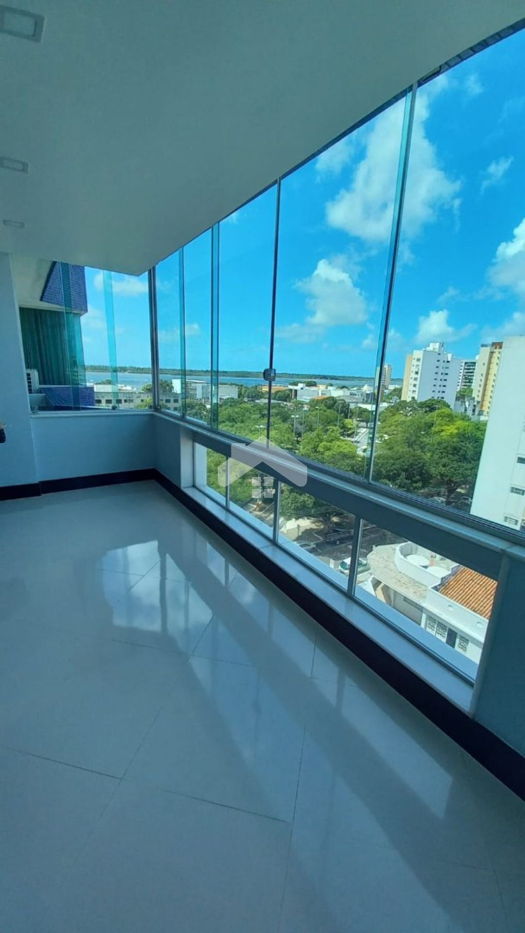 Apartamento Para Vender com 3 quartos 1 suítes no bairro São José em Aracaju | Edifício Villa Maria